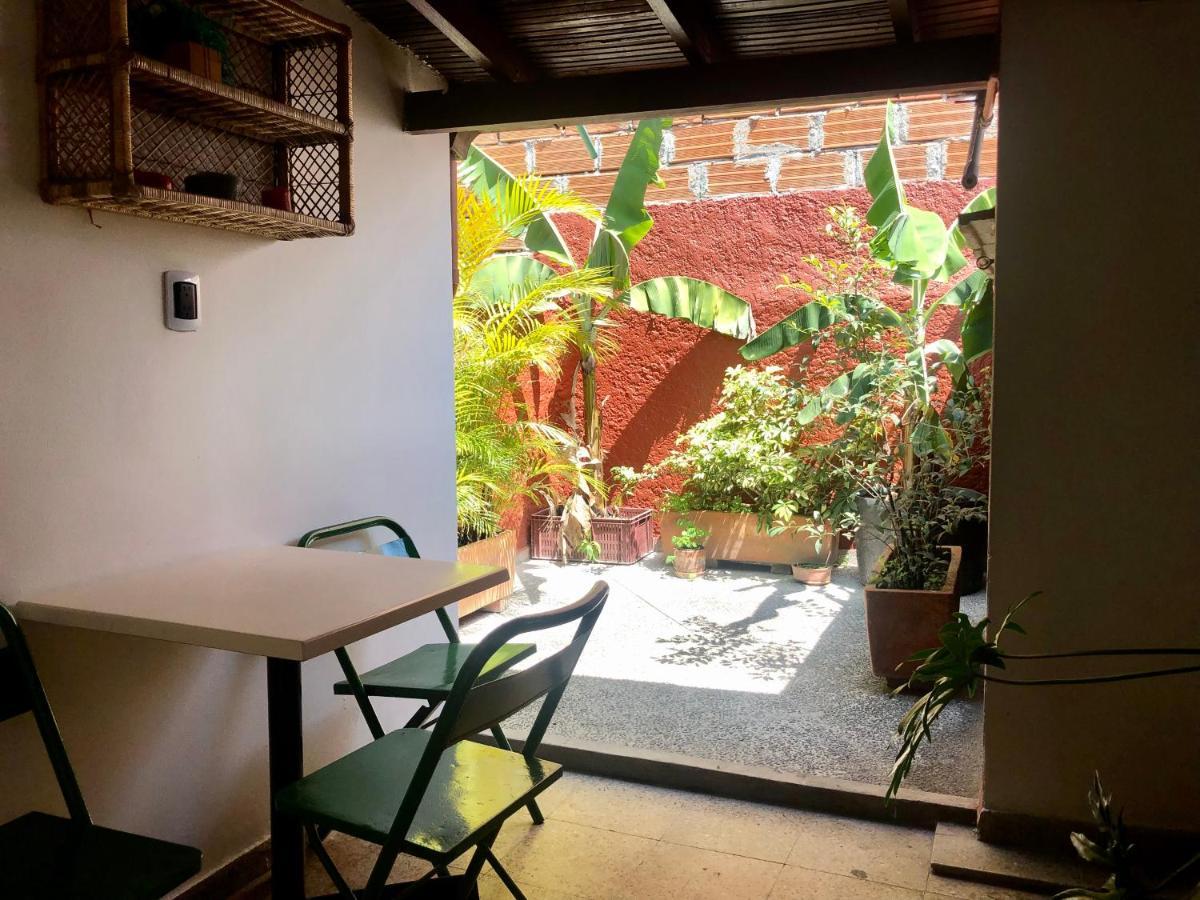 Oasis En El Corazon De Medellin, Laureles Apartment Luaran gambar