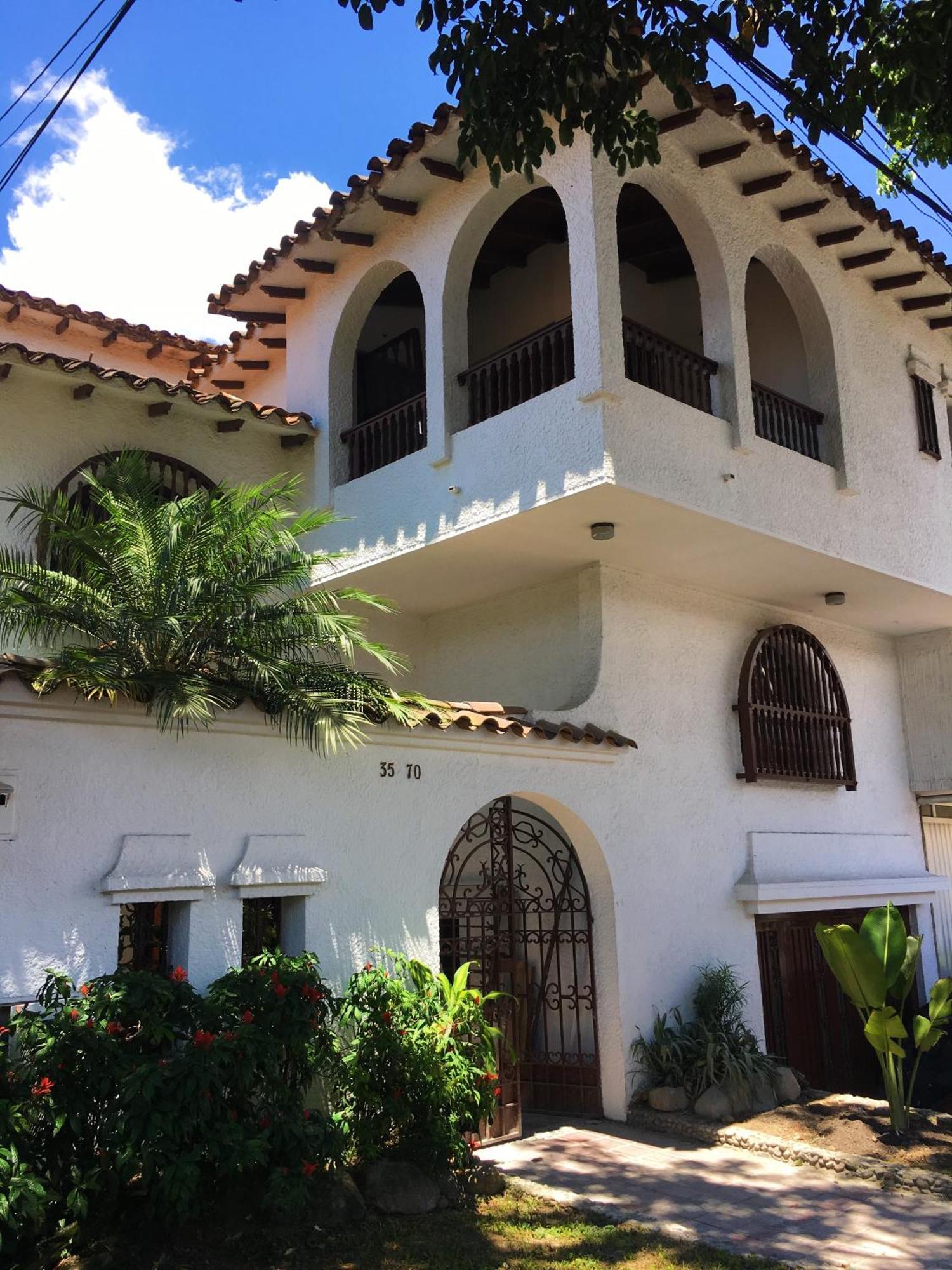 Oasis En El Corazon De Medellin, Laureles Apartment Luaran gambar